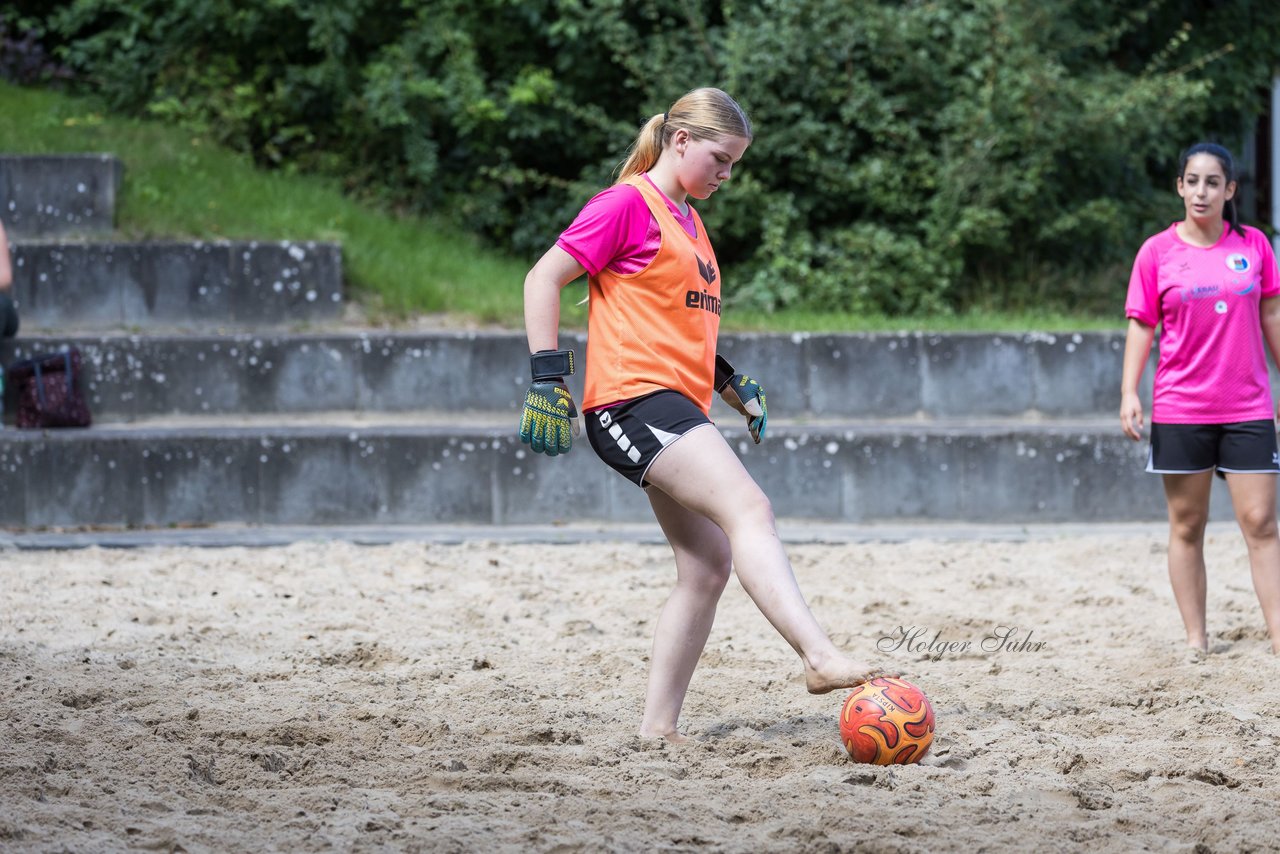 Bild 104 - wBJ/wCJ Beachsoccer Cup